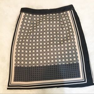 Ann Taylor | Black & Pink Pencil Skirt. Size 4P